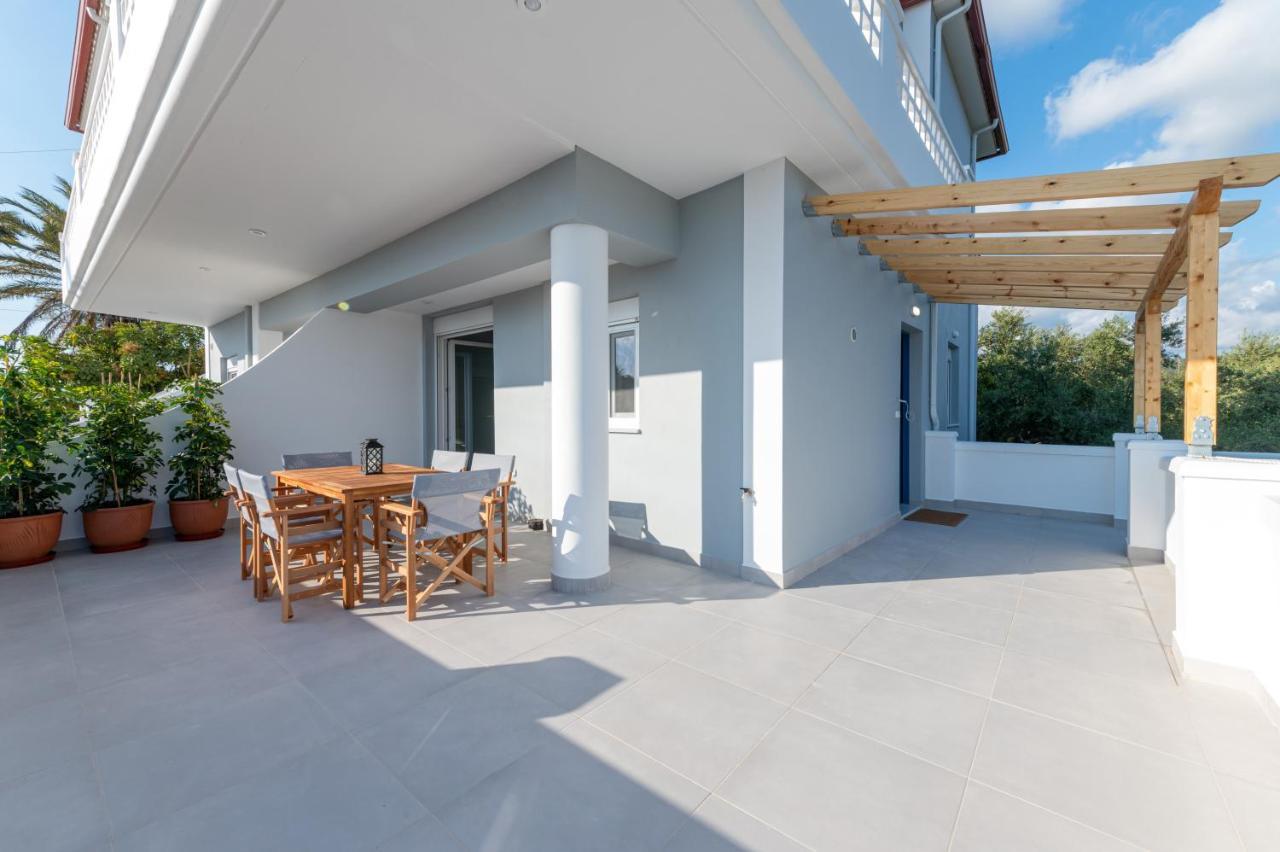 Rizes Seaside Homes Vromonérion Екстериор снимка