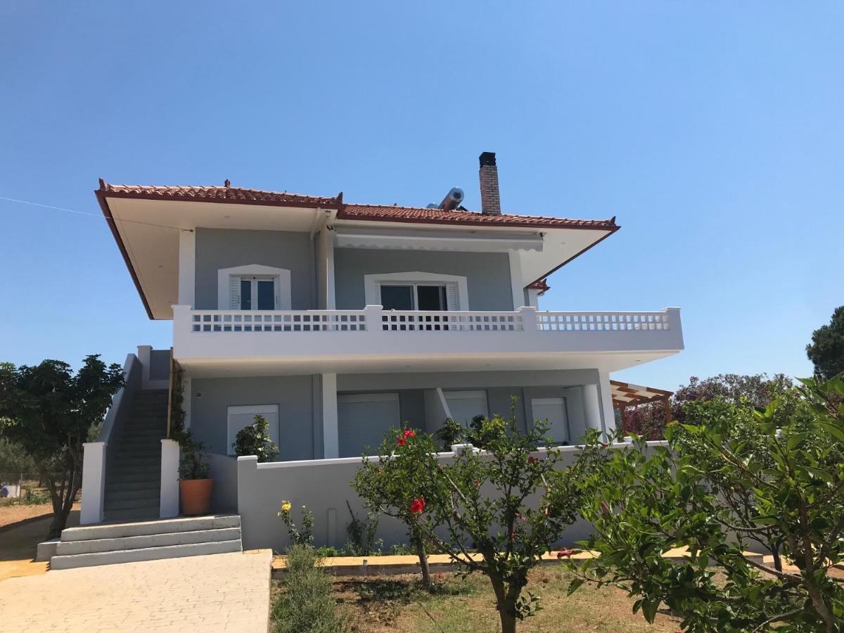 Rizes Seaside Homes Vromonérion Екстериор снимка